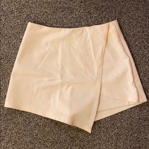 White Luxxel skirt/skort